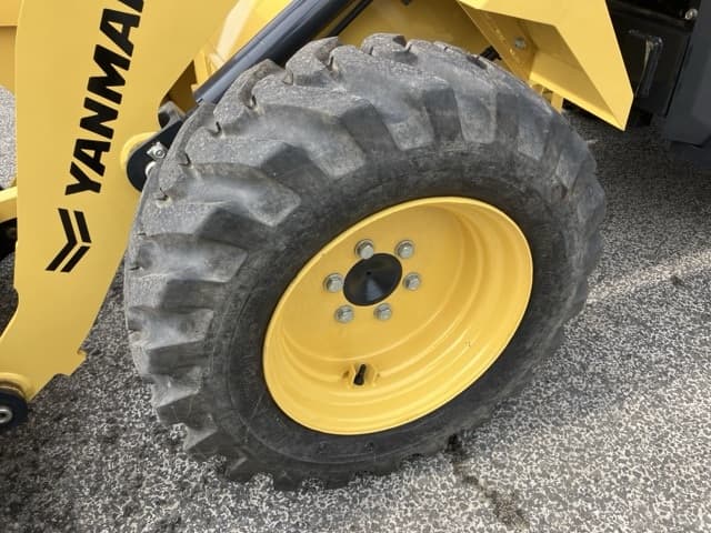 MINI WHEEL LOADER — Auction (lot 8461-119)