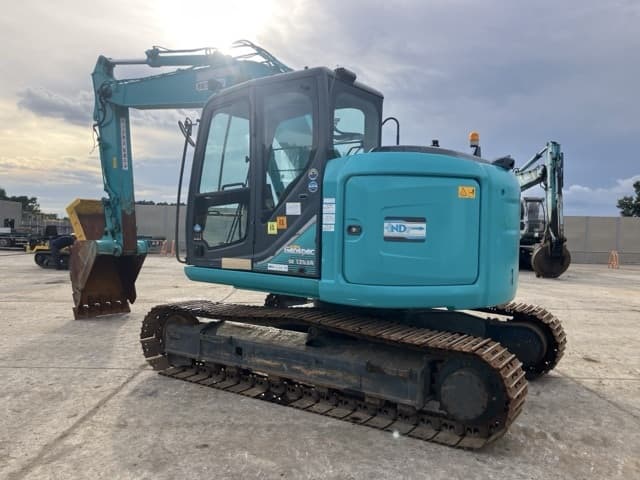 EXCAVATOR — Auction (lot 8461-12)