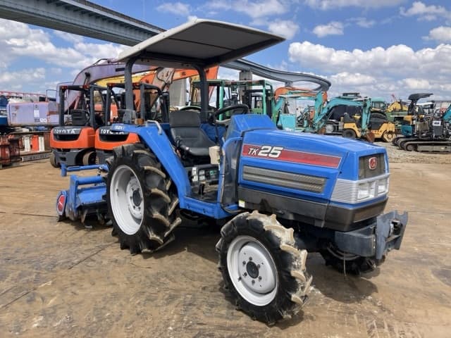 Tractor — Auction (lot 8461-12001)