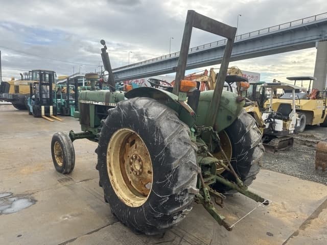 Tractor — Auction (lot 8461-12003)
