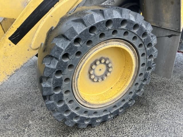 WHEEL LOADER — Auction (lot 8461-121)