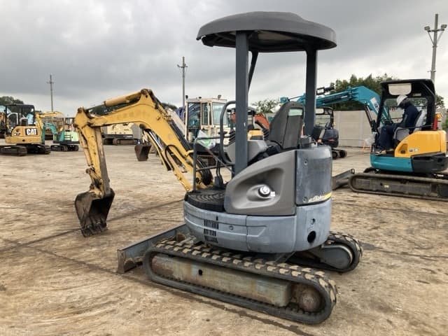 MINI EXCAVATOR — Auction (lot 8461-123)