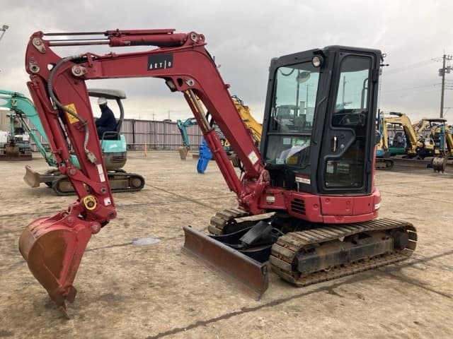 MINI EXCAVATOR — Auction (lot 8461-124)
