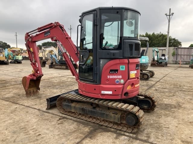 MINI EXCAVATOR — Auction (lot 8461-124)