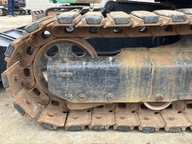 MINI EXCAVATOR — Auction (lot 8461-124)