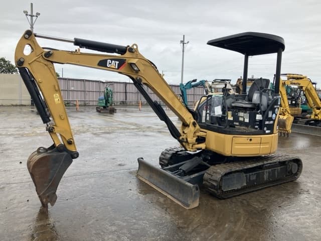MINI EXCAVATOR — Auction (lot 8461-133)