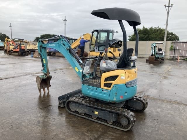 MINI EXCAVATOR — Auction (lot 8461-134)