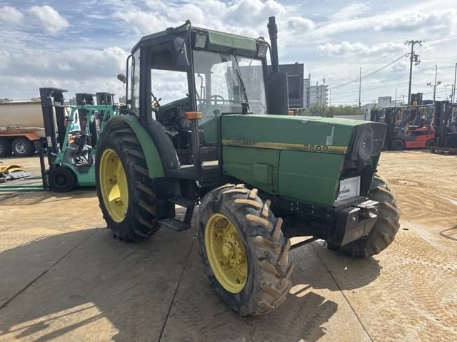 Tractor — Auction (lot 8461-13801)