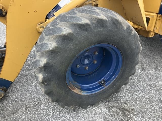 MINI WHEEL LOADER — Auction (lot 8461-142)