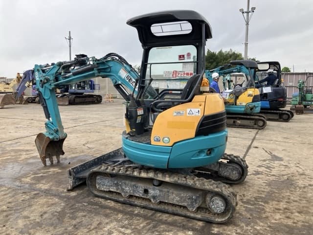 MINI EXCAVATOR — Auction (lot 8461-144)