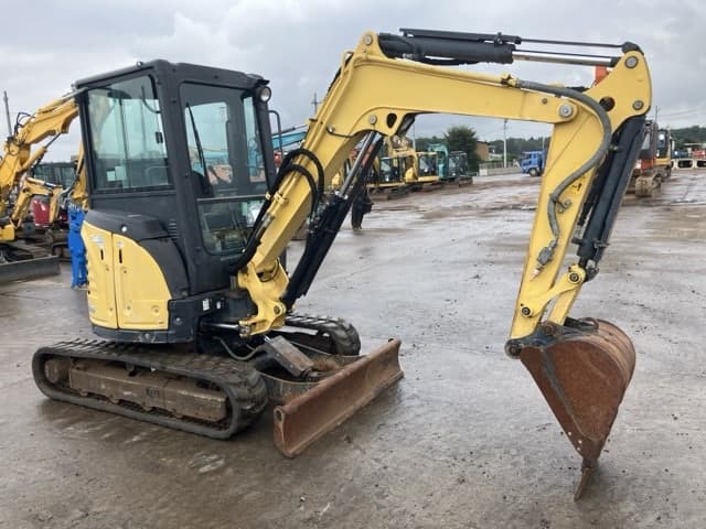 MINI EXCAVATOR — Auction (lot 8461-150)