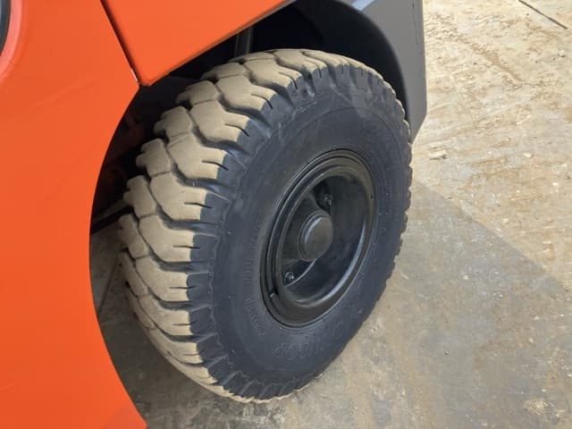 Forklift — Auction (lot 8461-15015)