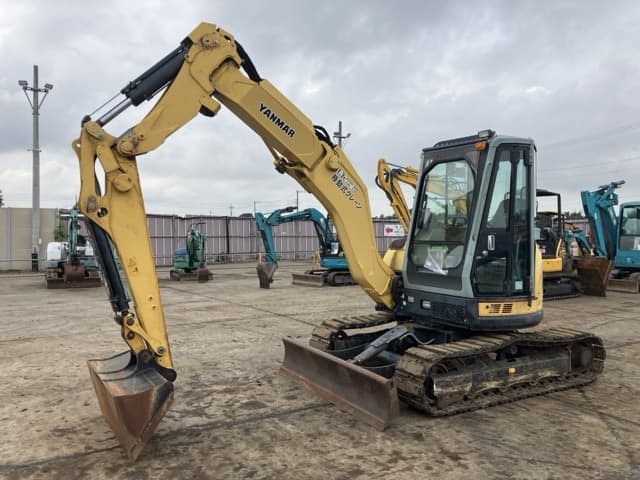 MINI EXCAVATOR — Auction (lot 8461-157)