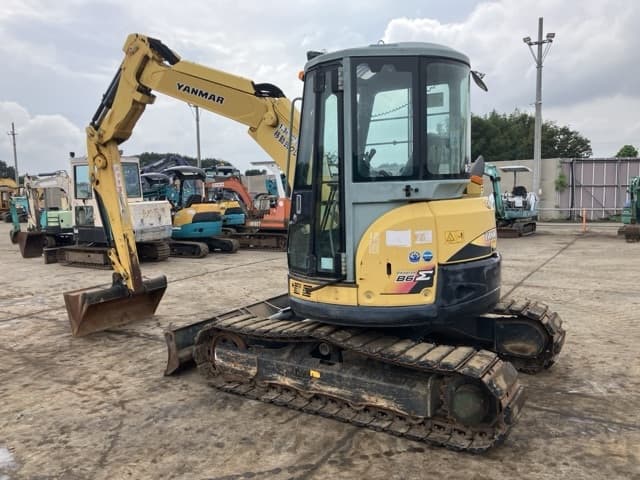 MINI EXCAVATOR — Auction (lot 8461-157)