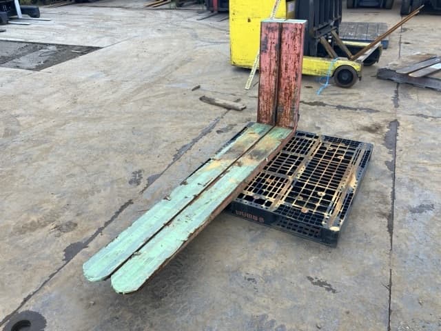 FORKLIFT NAIL — Auction (lot 8461-16501)