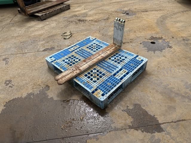 FORKLIFT NAIL — Auction (lot 8461-16508)