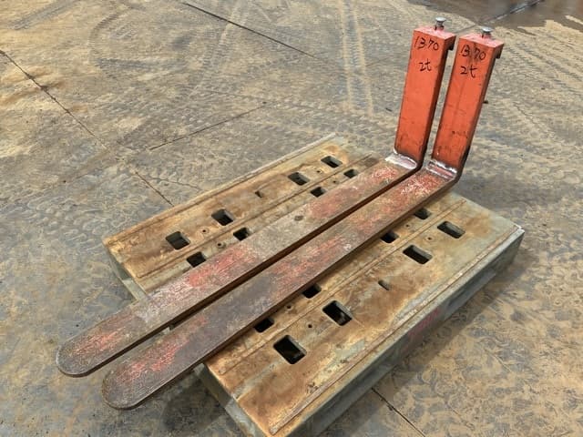 FORKLIFT NAIL — Auction (lot 8461-16516)