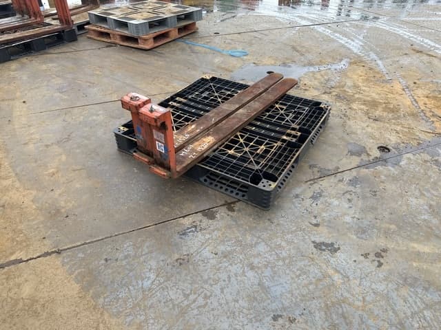 FORKLIFT NAIL — Auction (lot 8461-16542)