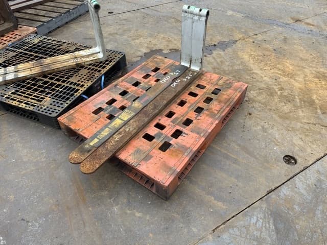 FORKLIFT NAIL — Auction (lot 8461-16552)
