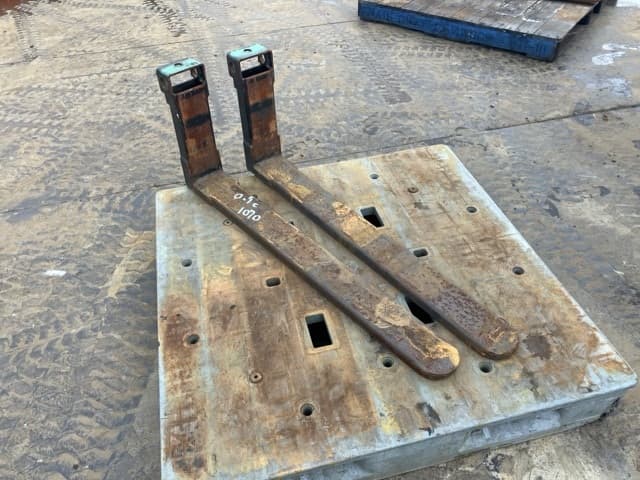 FORKLIFT NAIL — Auction (lot 8461-16563)