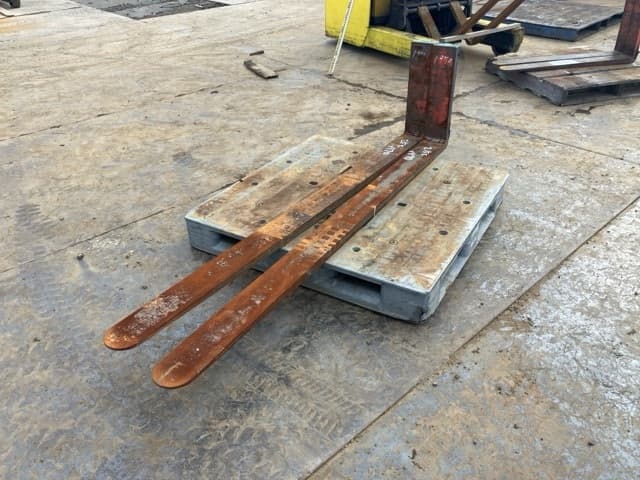 FORKLIFT NAIL — Auction (lot 8461-16570)
