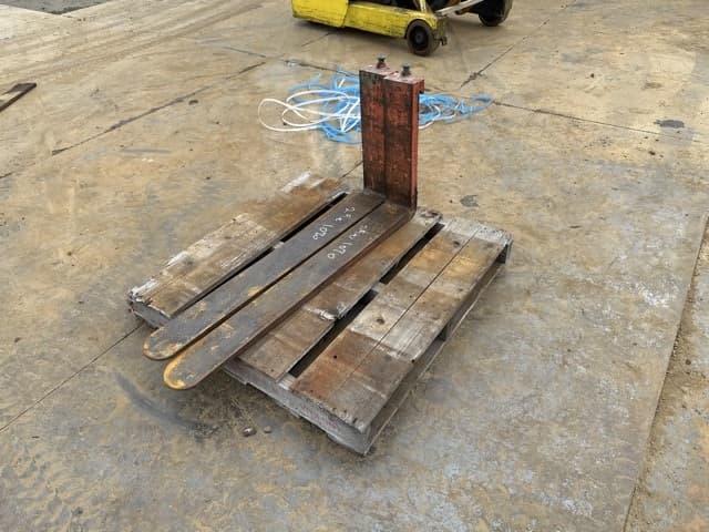 FORKLIFT NAIL — Auction (lot 8461-16582)