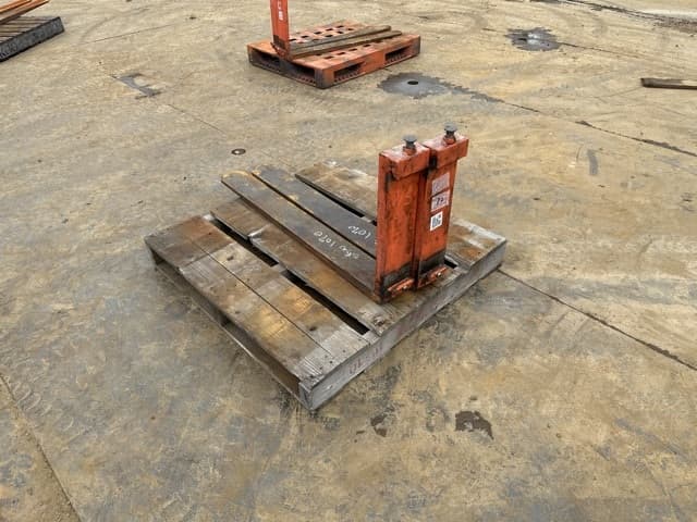 FORKLIFT NAIL — Auction (lot 8461-16582)