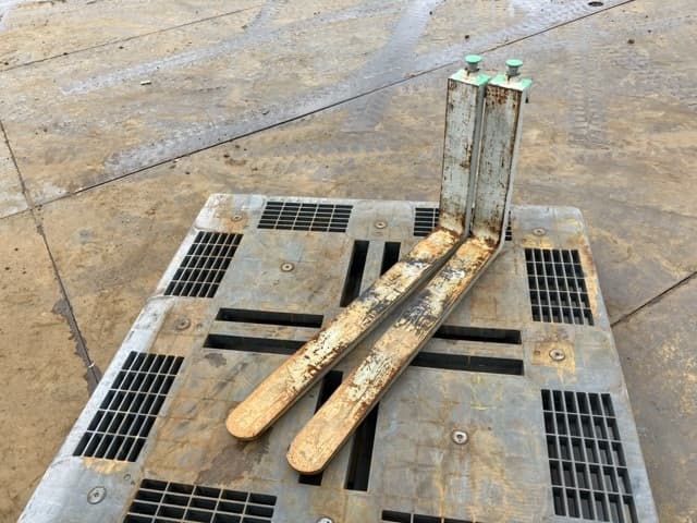 FORKLIFT NAIL — Auction (lot 8461-16589)