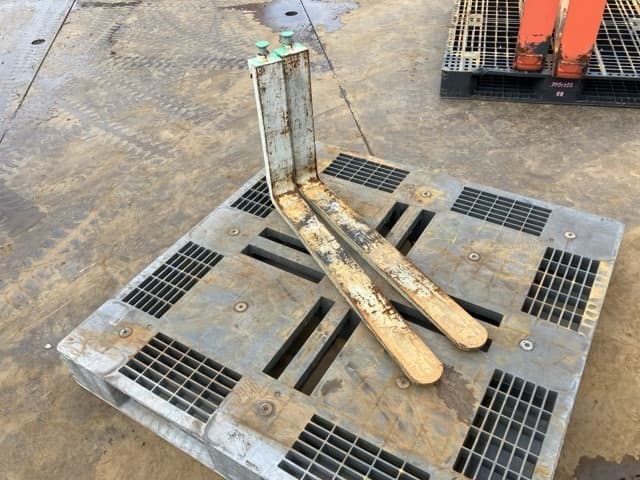 FORKLIFT NAIL — Auction (lot 8461-16589)