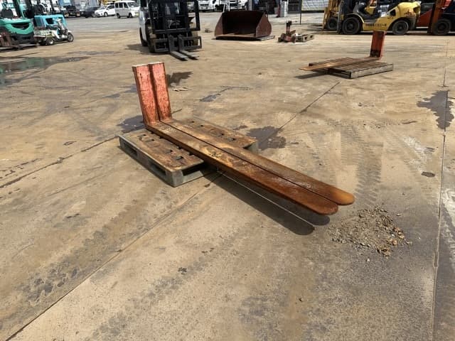 FORKLIFT NAIL — Auction (lot 8461-16591)