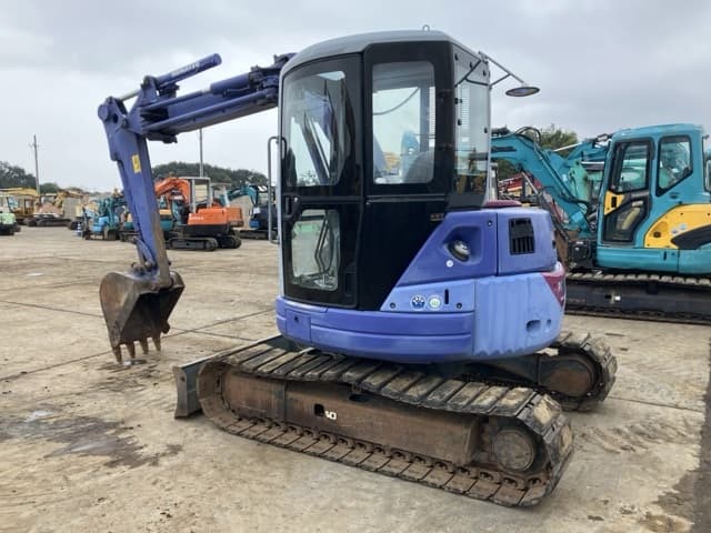 MINI EXCAVATOR — Auction (lot 8461-169)