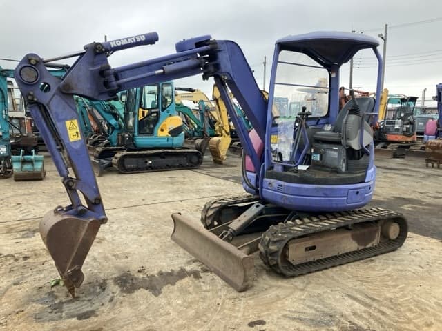 MINI EXCAVATOR — Auction (lot 8461-174)