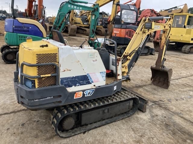 MINI EXCAVATOR — Auction (lot 8461-176)