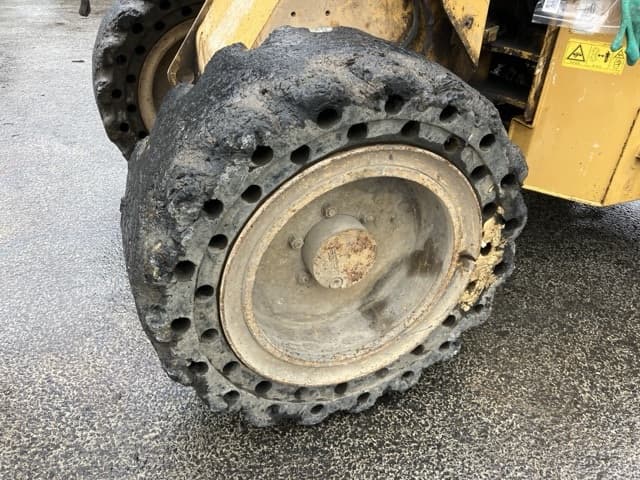 MINI WHEEL LOADER — Auction (lot 8461-177)