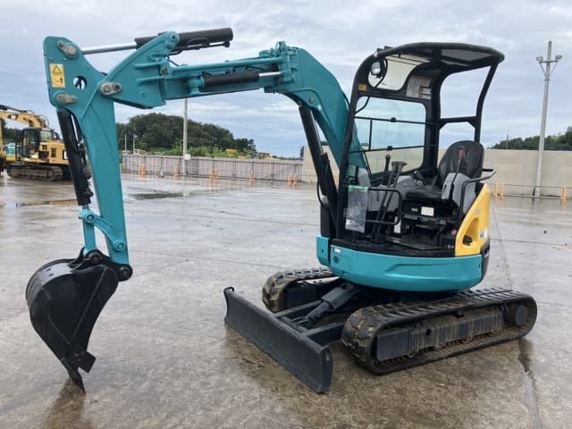 MINI EXCAVATOR — Auction (lot 8461-18)