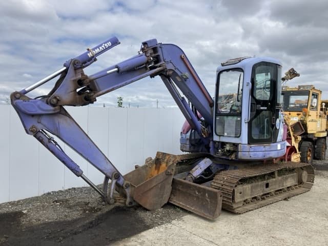 EXCAVATOR — Auction (lot 8461-1815)
