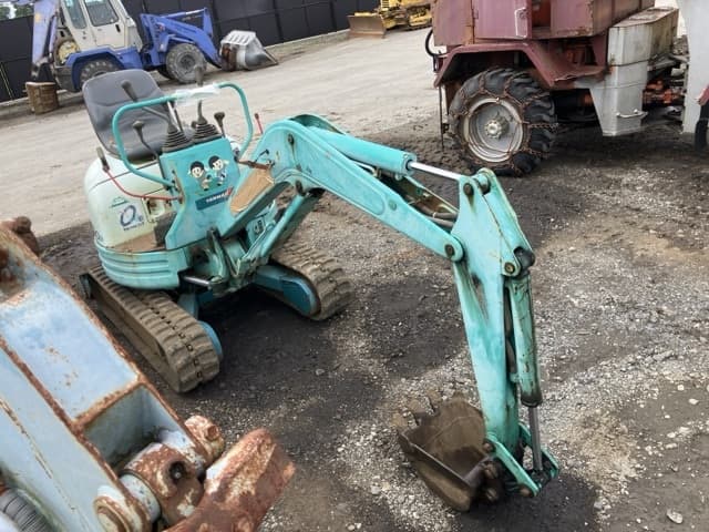 MINI EXCAVATOR — Auction (lot 8461-1816)