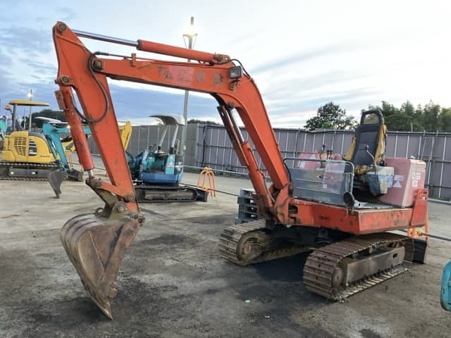 MINI EXCAVATOR — Auction (lot 8461-1819)