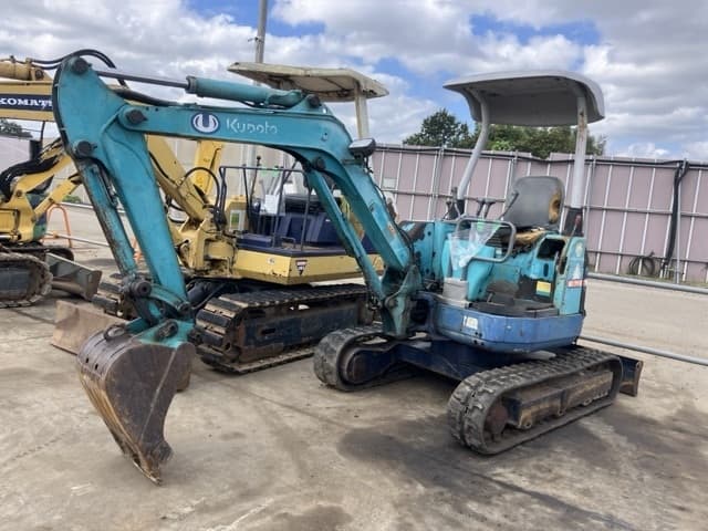 MINI EXCAVATOR — Auction (lot 8461-1825)