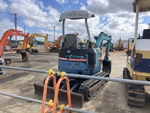 MINI EXCAVATOR — Auction (lot 8461-1825)