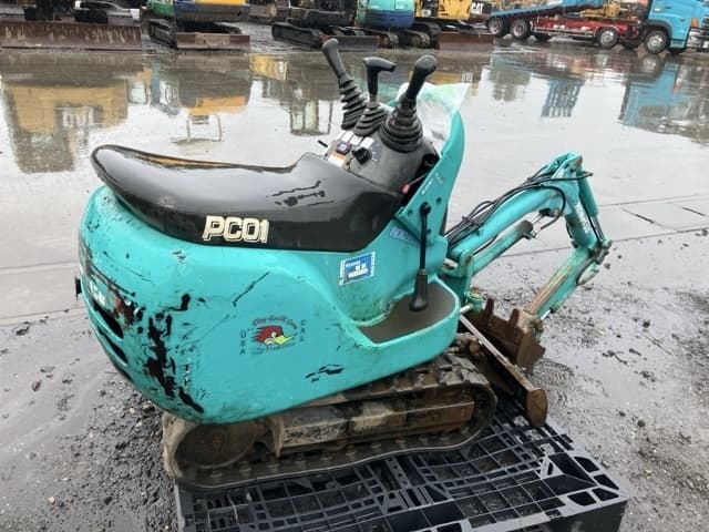 MINI EXCAVATOR — Auction (lot 8461-1832)