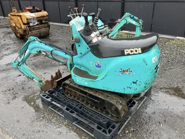 MINI EXCAVATOR — Auction (lot 8461-1832)