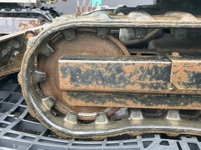 MINI EXCAVATOR — Auction (lot 8461-1832)