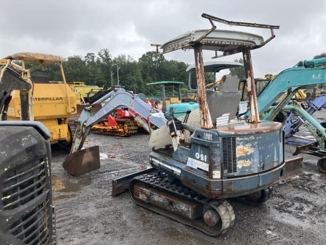 MINI EXCAVATOR — Auction (lot 8461-1834)