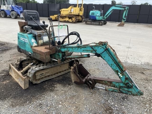 MINI EXCAVATOR — Auction (lot 8461-1836)