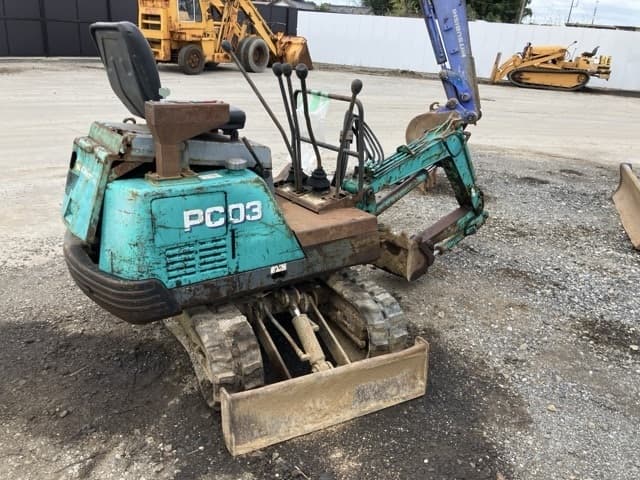 MINI EXCAVATOR — Auction (lot 8461-1836)
