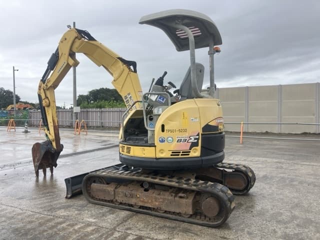 MINI EXCAVATOR — Auction (lot 8461-19)