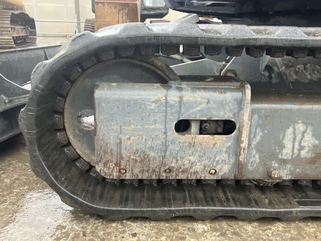 MINI EXCAVATOR — Auction (lot 8461-195)