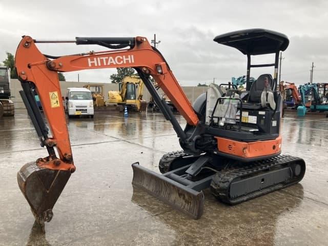MINI EXCAVATOR — Auction (lot 8461-197)