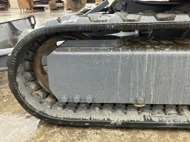 MINI EXCAVATOR — Auction (lot 8461-197)